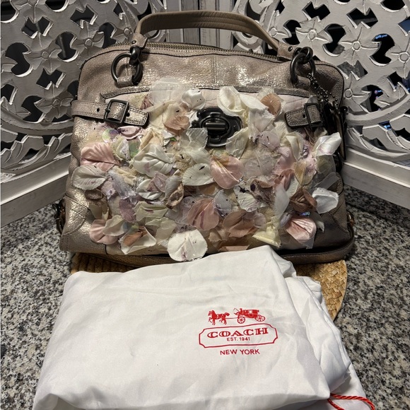 Rare Coach Ella Rose Petal Metallic Shoulder Bag with Dust Bag Pre-Owned - Picture 16 of 16